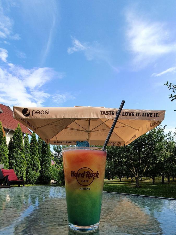 Izvorani Forest Inn מראה חיצוני תמונה