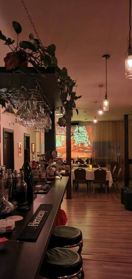 Izvorani Forest Inn מראה חיצוני תמונה