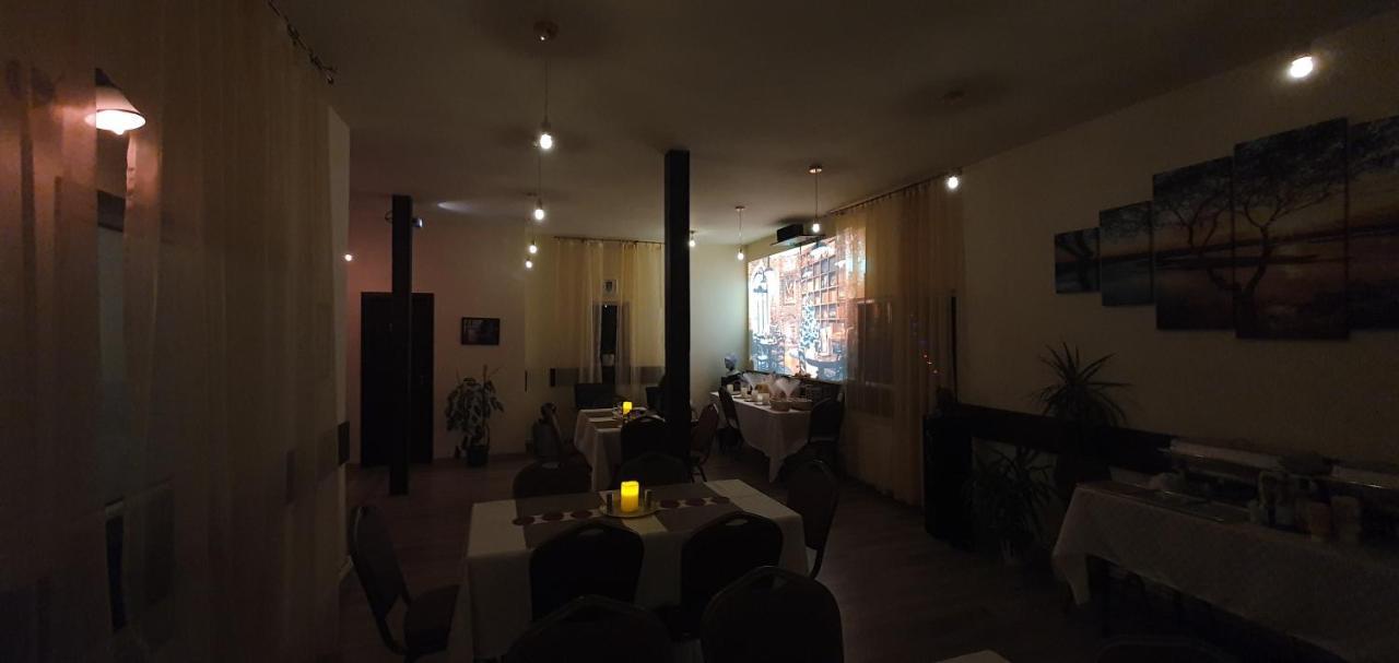 Izvorani Forest Inn מראה חיצוני תמונה