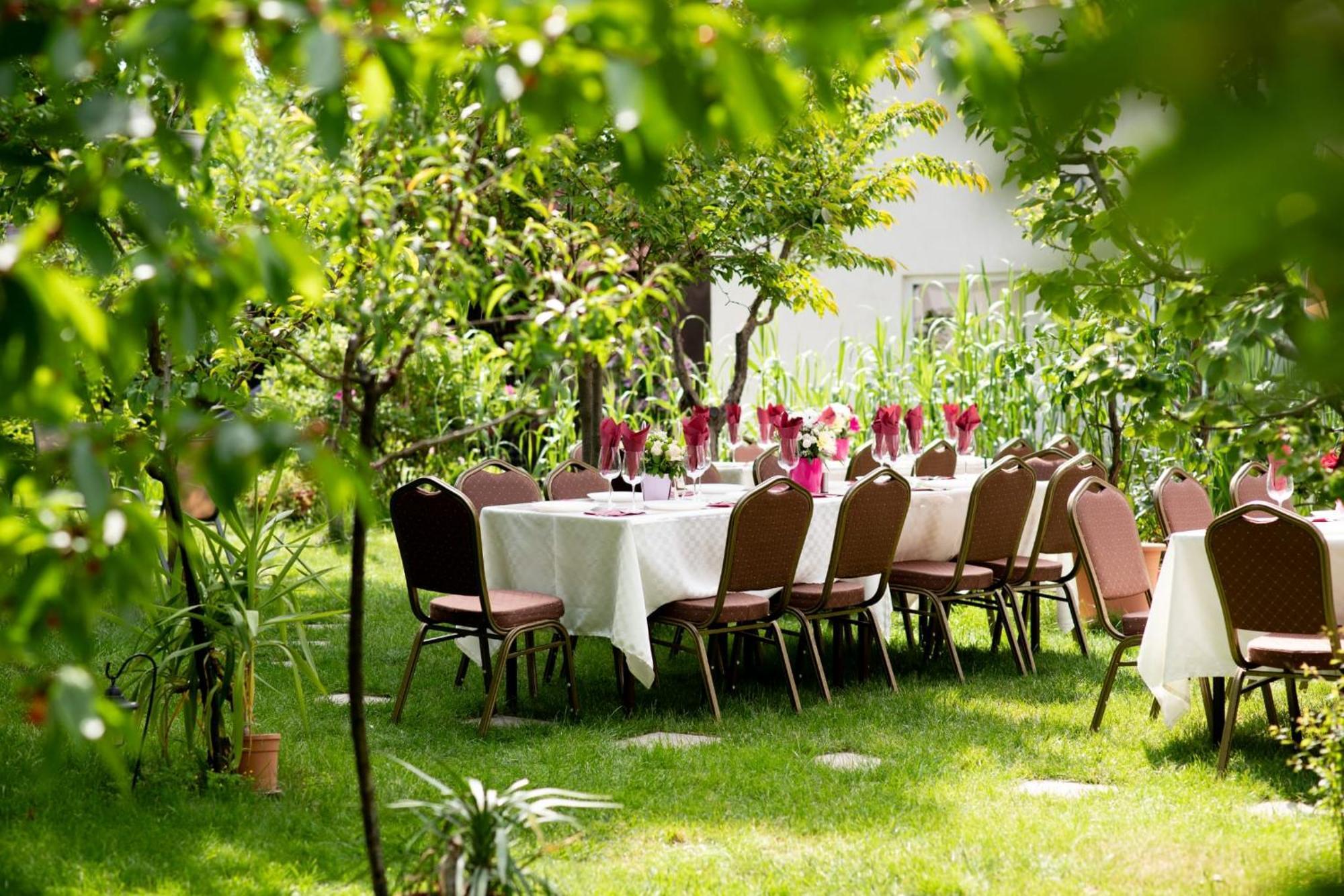 Izvorani Forest Inn מראה חיצוני תמונה