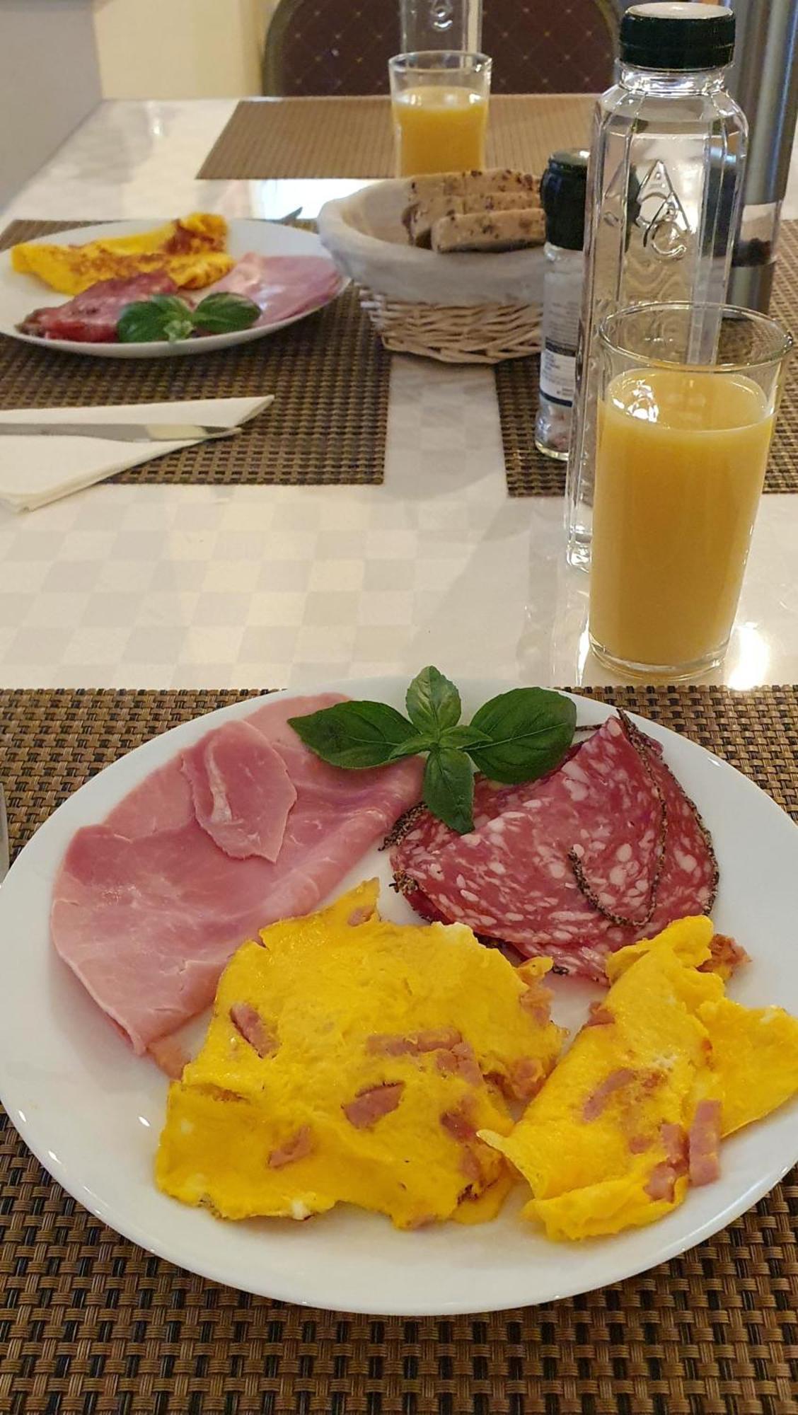 Izvorani Forest Inn מראה חיצוני תמונה