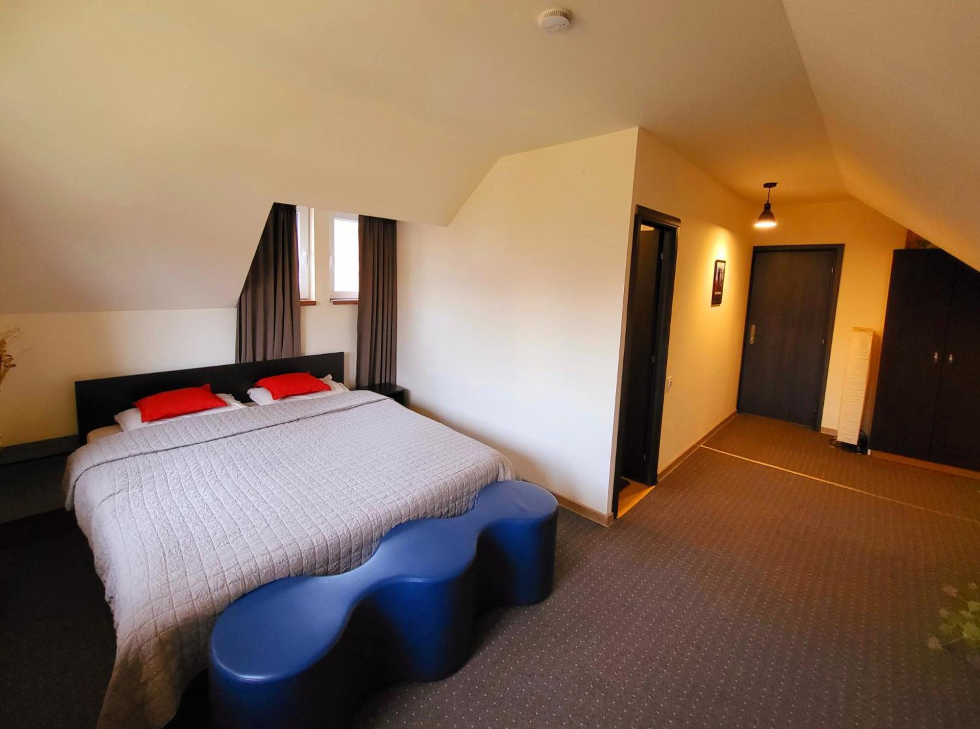 Izvorani Forest Inn מראה חיצוני תמונה